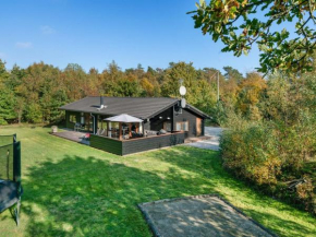 Holiday Home Mourits - 1-2km from the sea by Interhome